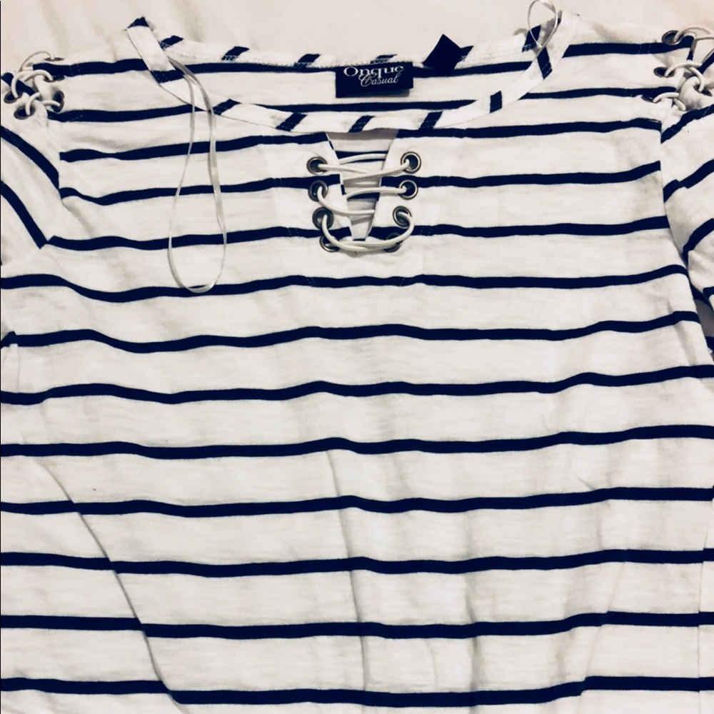 Cutout Casual Striped 3/4 Sleeve Tee